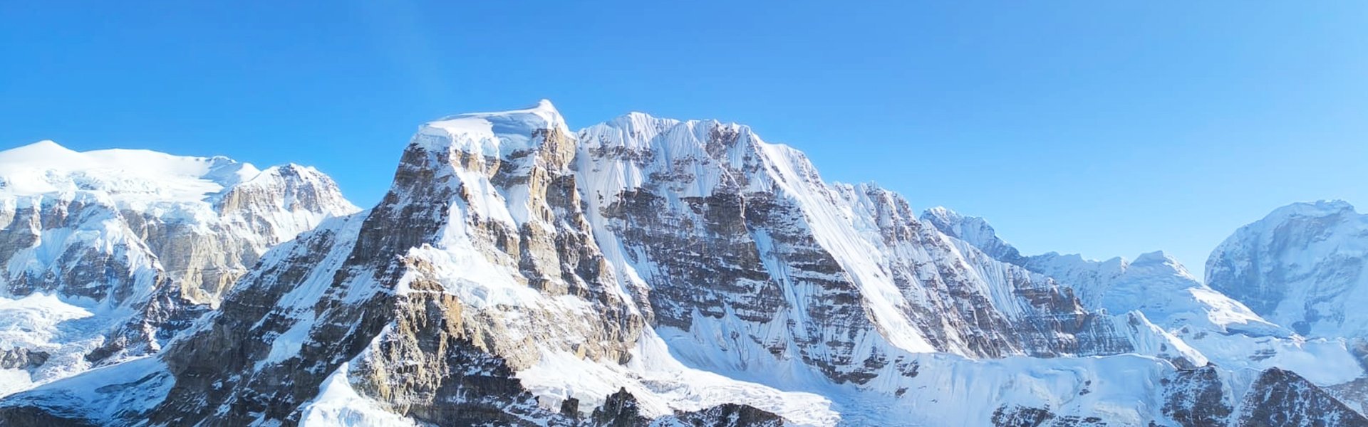Tengkoma peak 6215m
