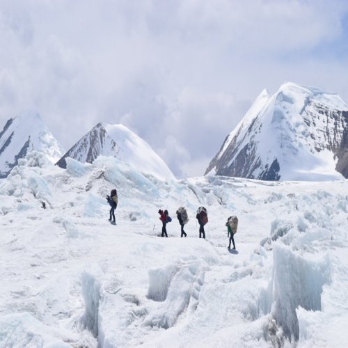 Saribung Peak (6328M)